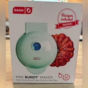 Dash Mini Bundt Maker
